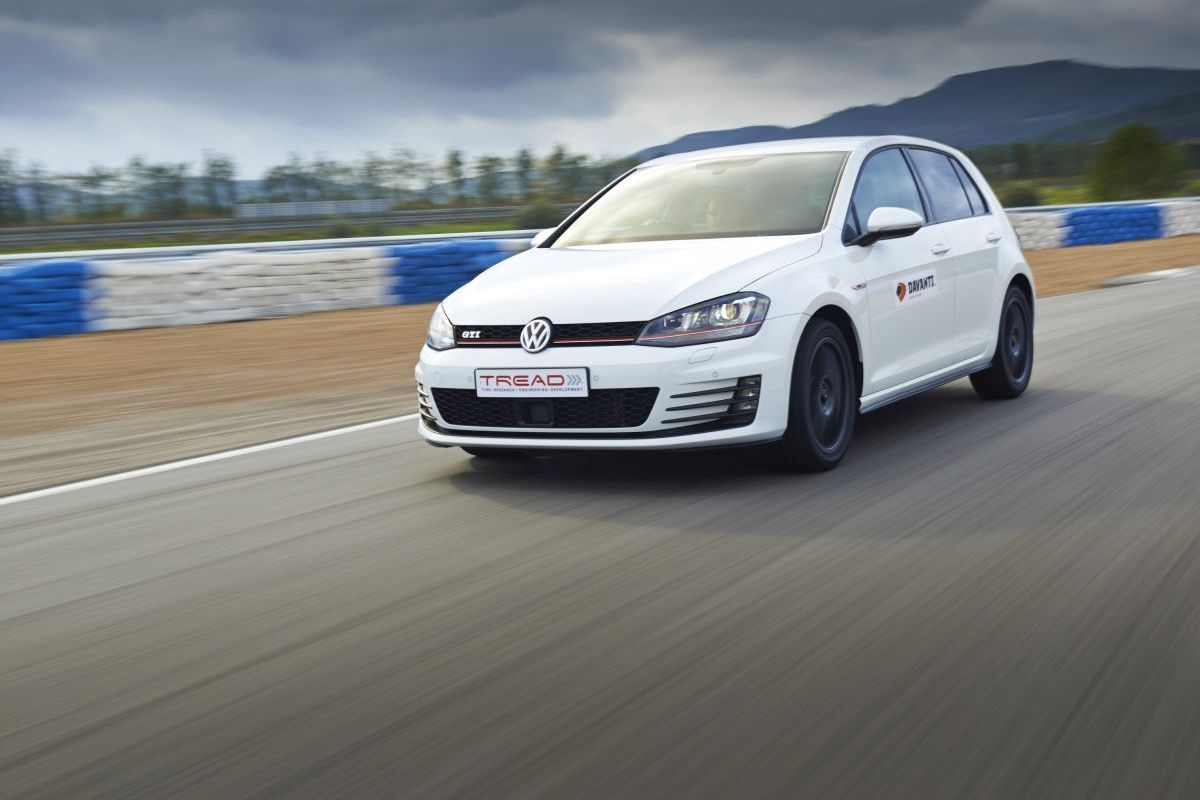 Cum știți când aveți nevoie de o verificare a geometriei direcției